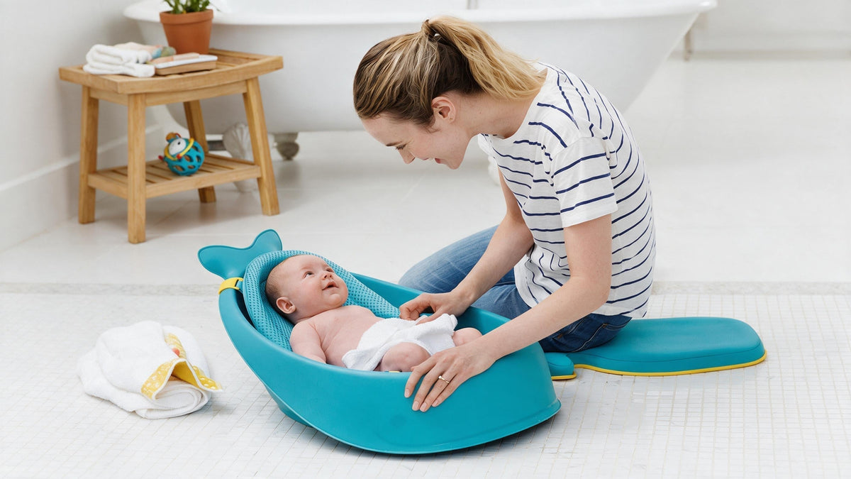 L'heure du bain : un moment de douceur, de jeu et de complicité avec bébé