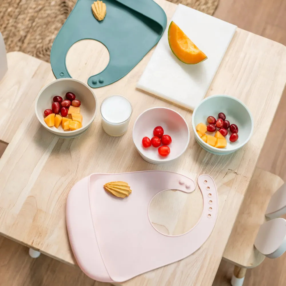 YUMMY Bavoir en Silicone avec Poche 4M+ - Rose Blush