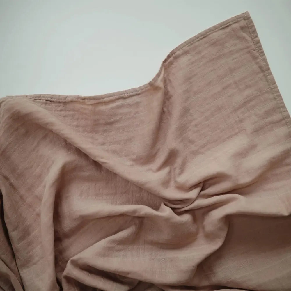 Manta envolvente de muselina de algodón orgánico Mushie - Natural