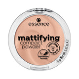 Essence Mattifying Compact Powder 04 Perfect Beige – boîtier fermé